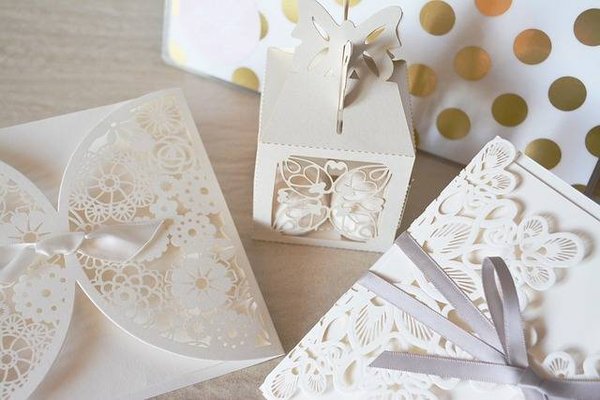 Les Dernières Tendances en Invitations de Mariage
