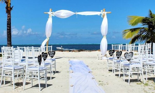 Comment organiser une cérémonie laïque personnalisée pour son mariage ?