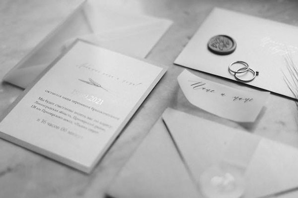 Comment ajouter une touche d'originalité et de créativité à son faire-part de mariage ?
