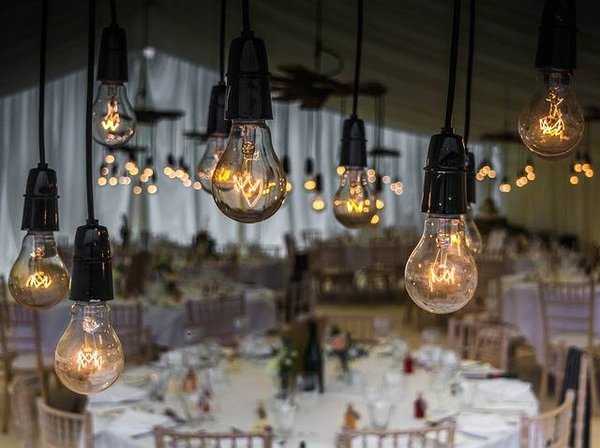 Comment Créer des Décorations de Mariage DIY Faciles et Économiques